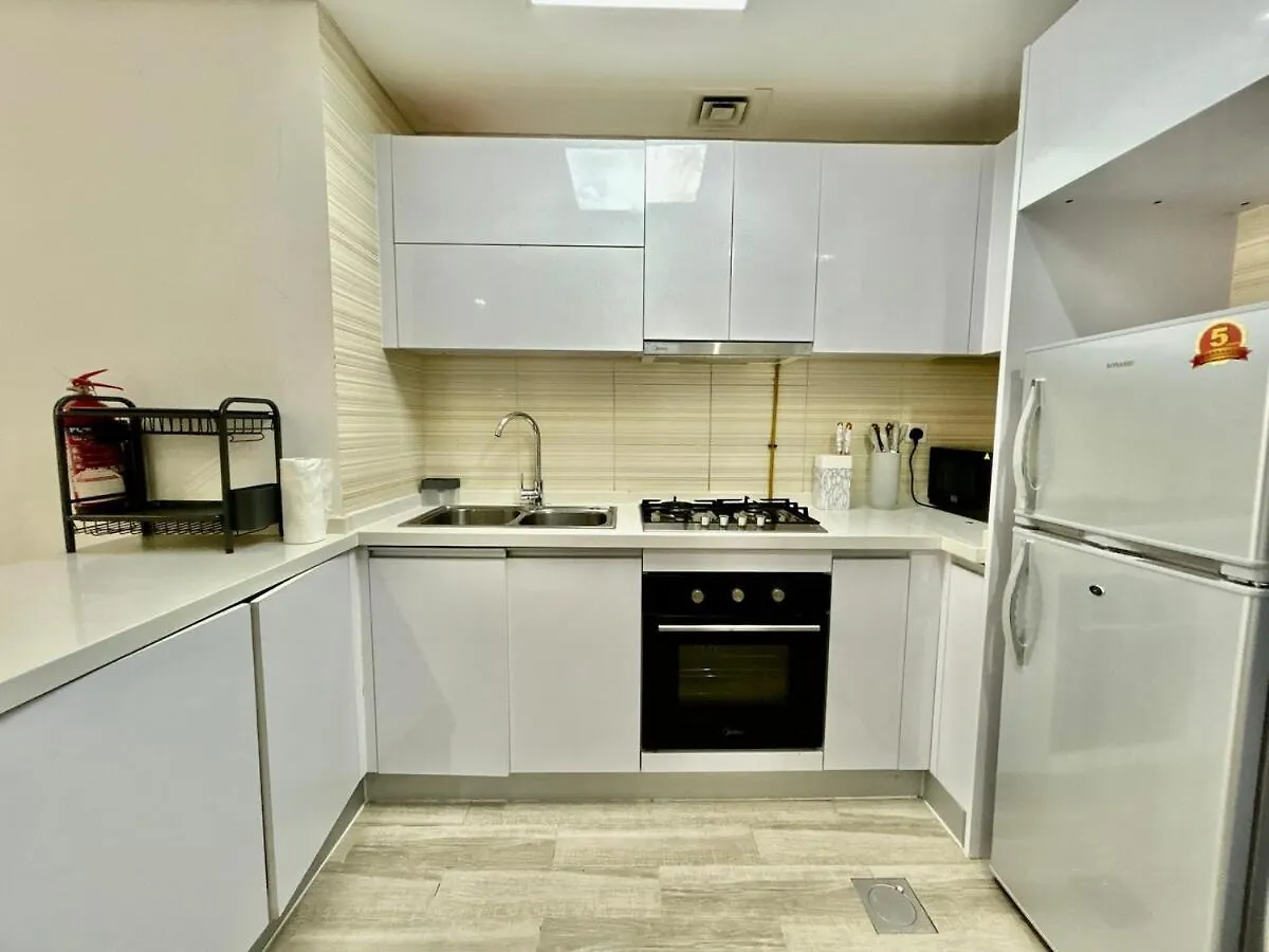 Homes2Retreat - Serene 2Br Getaway With Stunning Views Dubai Apartment